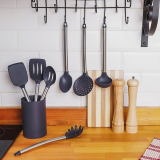 Conjunto de Utensílios de Silicone Cinza 7 Peças com Suporte Cabo em Inox – Casual Home